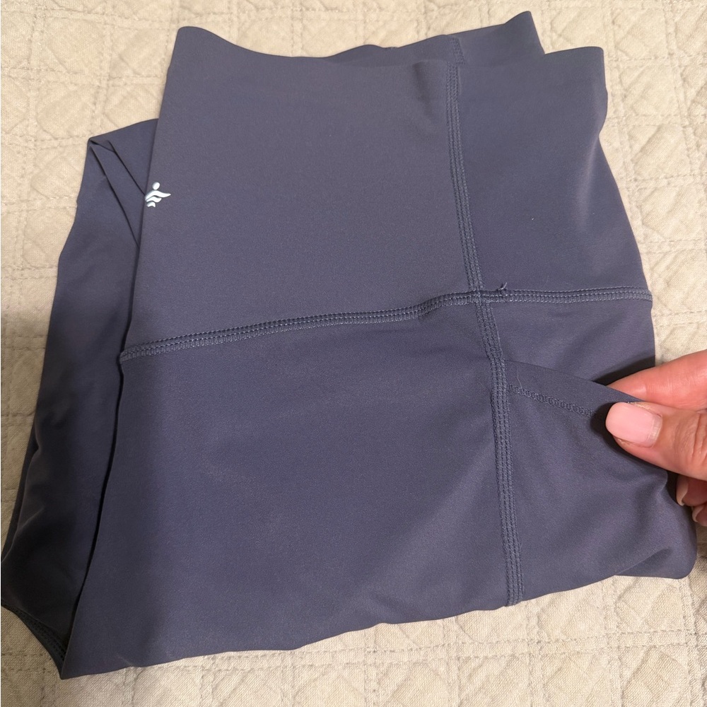 Halara So-Cinched tummy control full length legging. No front seam. Large - Picture 3 of 6